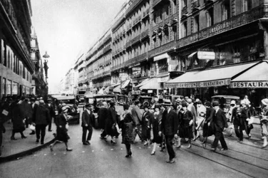 Rue Lafayette no momento da compra, Paris, 1931.