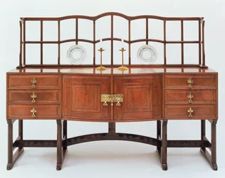 Aparador com suporte de prato, 1915 (nogueira)
