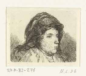 Busto de retrato de uma mulher com pano em volta da cabeça