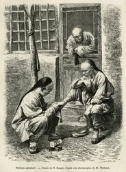 A pedicura ambulante, uma cena comum da vida quotidiana nas cidades chinesas. Gravura após o desenho de E.Ronjat, para ilustrar a viagem a Pequim e ao Norte da China, de T.Choutze, em 1873, publicada em "Le tour du monde" 1876, editada por Edouard Charton