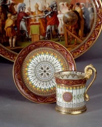 Servindo xícara de porcelana e pires feitos de chocolate. Realizado por Etienne Charles Leguay (1762-1846) 1835 Sevres, fábrica de porcelana