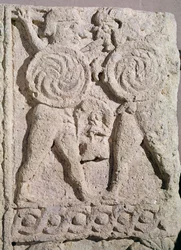 Detalhe, de, um, lápide, com, dois, guerreiros, pedra