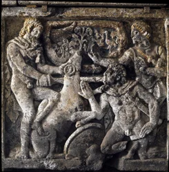 Arte etrusca: "Ulisses para o reino dos mortos sacrificando uma ovelha para consultar o adivinho cego de Tebas Tiresias" Episódio da Odisseia de Homero. Detalhe de um baixo relevo de sarcófago do século IV ou III AC. De Torre San Severo. Orvieto, Museo
