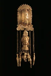Brinco de ouro com pingente, de Todi, província de Perugia, Itália