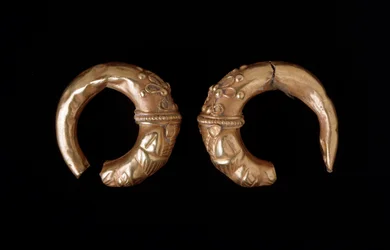 Brincos dourados, 450-400 a.C.