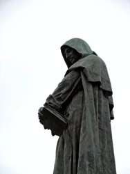 Monumento a Giordano Bruno (1548-1600) Filósofo e irmão dominicano. Escultura de Ettore Ferrari (1845-1929) 1889 Campo dei Fiori, Roma
