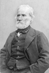 Louis Auguste Blanqui. 1805-1881. Teórico e político socialista. Busto. Fato de cidade