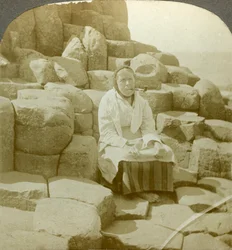 Na Cadeira dos Desejos, Giants Causeway, Antrim, Irlanda do Norte.
