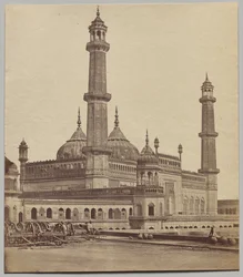 Mesquita, dentro de Asaf-ud-Daula Imambara