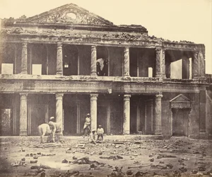 Interior de Secundra Bagh após o massacre