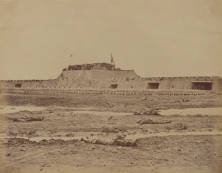 Traseira do Forte Norte após sua captura, mostrando a retirada do exército chinês, 21 de agosto de 1860