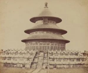 Templo Sagrado do Céu, onde o imperador sacrifica uma vez por ano, na cidade chinesa de Pequim, outubro de 1860