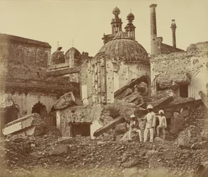 A mina em Chattar Manzil explodida pelo inimigo no primeiro ataque do general Henry Havelock