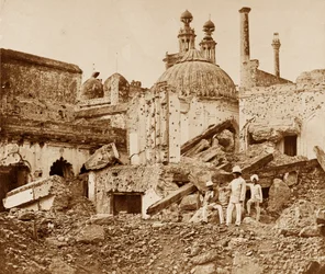 A mina na confusão Munzil explodida pelo inimigo no primeiro ataque do general Havelock, Lucknow