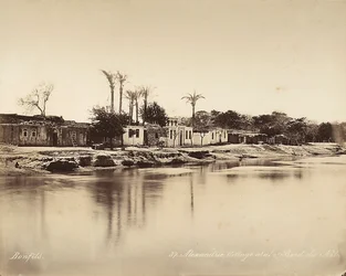 Alexandria, Egipto: uma aldeia árabe nas margens do Nilo