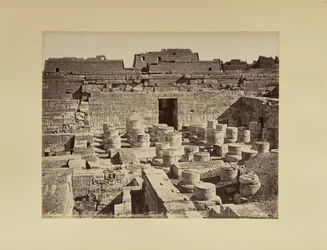 Medinet Abu. Sala hipostila do Grande Templo (Egito)