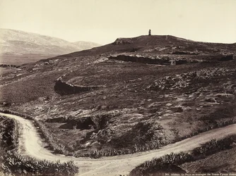 A Montanha Pnyz ou a Montanha dos Trinta Pneus, Atenas
