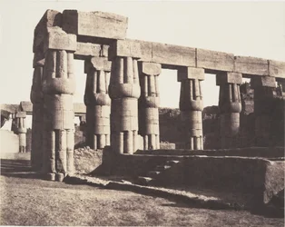 Luxor (Tebas), construção posterior - galerias - paralelas