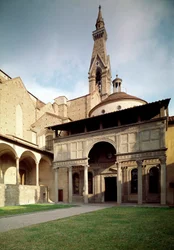 Vista da capela dos Pazzi por Filippo Brunelleschi (1377-1446)