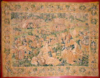 tapeçaria flamenga. Série O Livro de Judite. A decapitação de Holofernes (La decapitación de Holofernes). Sétima tapeçaria da série. Fabricação Holanda, Bruxelas(?). Segunda metade do século XVI. Tecido Lã. Localização Igreja de São Nicolau