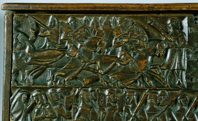 O Baú de Courtrai representando duas cenas da Batalha das Esporas Douradas disputada em Courtrai em 1302 (madeira) (detalhe)