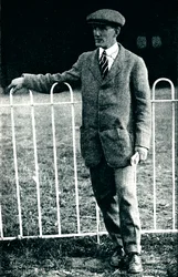 Sobrevivente de um terrível acidente: Sr. Sydney Pickles, especialista em Caudron, 1913 1934