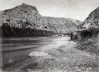 "Nahr el-Kalb" (o rio do cão) entre as montanhas do Líbano, perto de Beirute, na Palestina