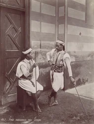 Conheça corredores no Cairo, década de 1870.