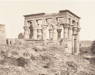 Ilha Fileh Philae, Bloco Leste - Vista Lateral do Ponto D, 1851-52, impresso em 1853-54.