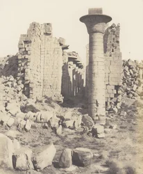 Karnak Tebas, Pátio do Palácio - Vista tirada do Ponto I, 1851-52, impressa em 1853-54.