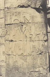 Karnak Tebas, Palácio - Salão hipostilo - Colunata Central - Decoração..., 1851-52, impresso em 1853-54.