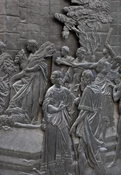 Base representando Alessandro Farnese recebendo os embaixadores da Rainha Elisabeth da Inglaterra, detalhe da Estátua de Alessandro Farnese