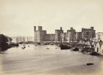 Castelo de Carnarvon e foz do rio (578)