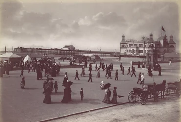 Rhyl. O Pavilhão e o Cais, década de 1870.