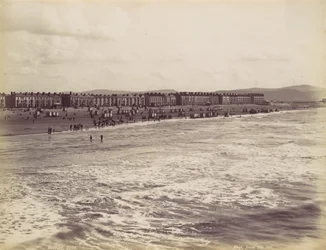 Rhyl, do mar, década de 1870.