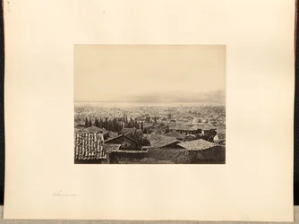 [Vista da cidade ao longe].