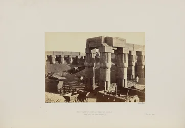 Armazéns governamentais de cereais em Luxor, a «No» das Escrituras
