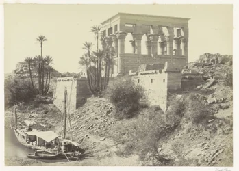 Quiosque de Trajano na Ilha de Philae no Nilo Cama do Faraó, Ilha de Philae (título no objeto)