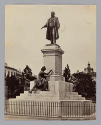 Milão. Antonio Tantardini (1829-1879) e Odoardo Tabacchi (1831-1905), monumento a Camillo Benso, conde de Cavour, político e empresário italiano