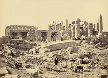 O templo de El-Karnak. Visto do sudeste