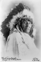 Red Tomahawk, matador de Sitting Bull, c. 1890-1910