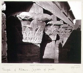 As Capitais do Pórtico, Templo de Khnum, Esna (foto a p&b)