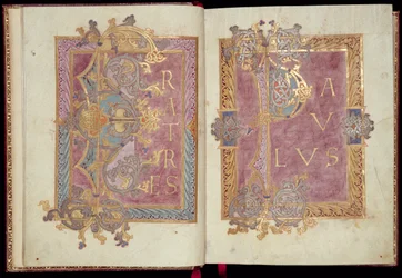 Ms McClean 30, ff.2v-3r: Páginas iniciais emolduradas com folhas de Acanthus, do epistolário de Reichenau, no final do século X (tinta dourada e têmpera sobre pergaminho)