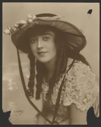 [Retrato de uma mulher].
