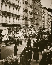 Mercado de rua na Orchard Street, Lower East Side, Nova York, EUA, início da década de 1930