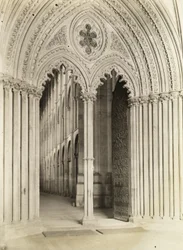 Catedral de Ely: Pórtico da Galileia, Porta para a Nave