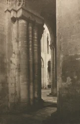 Trabalho de câmera: Catedral de Ely: uma memória dos normandos, 1903.