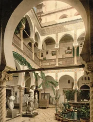 Hall de entrada, Museu de Antiguidades, Argel, pub. c.1900