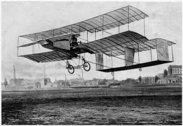 Henri Farman (1874-1958) em Issy-les-Moulineaux em Vansin-Farman 1, 1907 (photolitho)