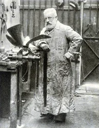 Retrato da Floresta Fernand (1851 - 1914), inventor francês (motor, autopeças...) - fotografia